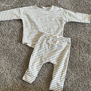 Quincy Mae: 6-12M striped set